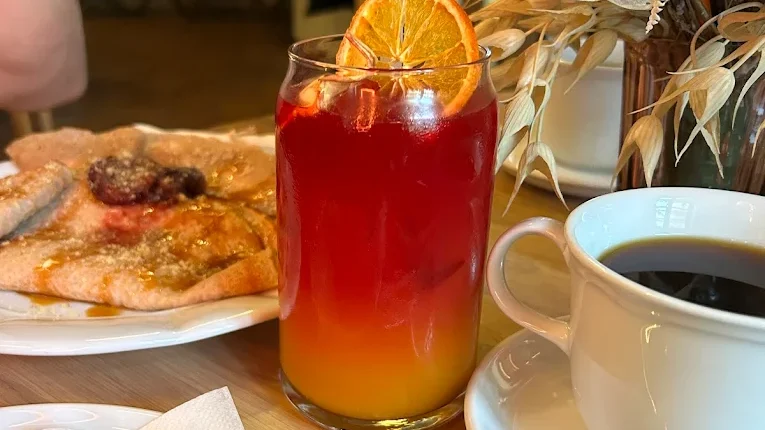 Café No. 3 Prague – pancakes with coffee and fresh juice near Hotel Haštal